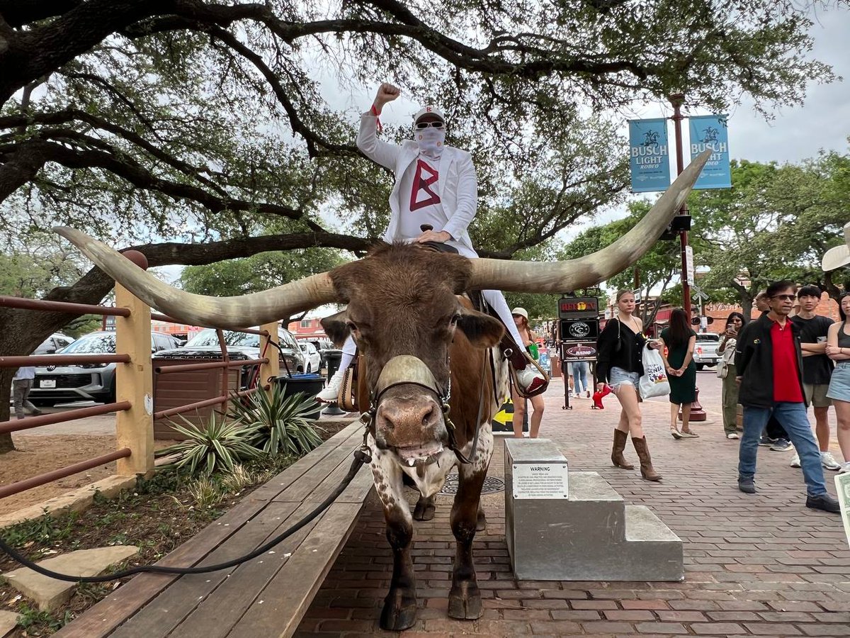 Uncle Rockstar Developer tweet media