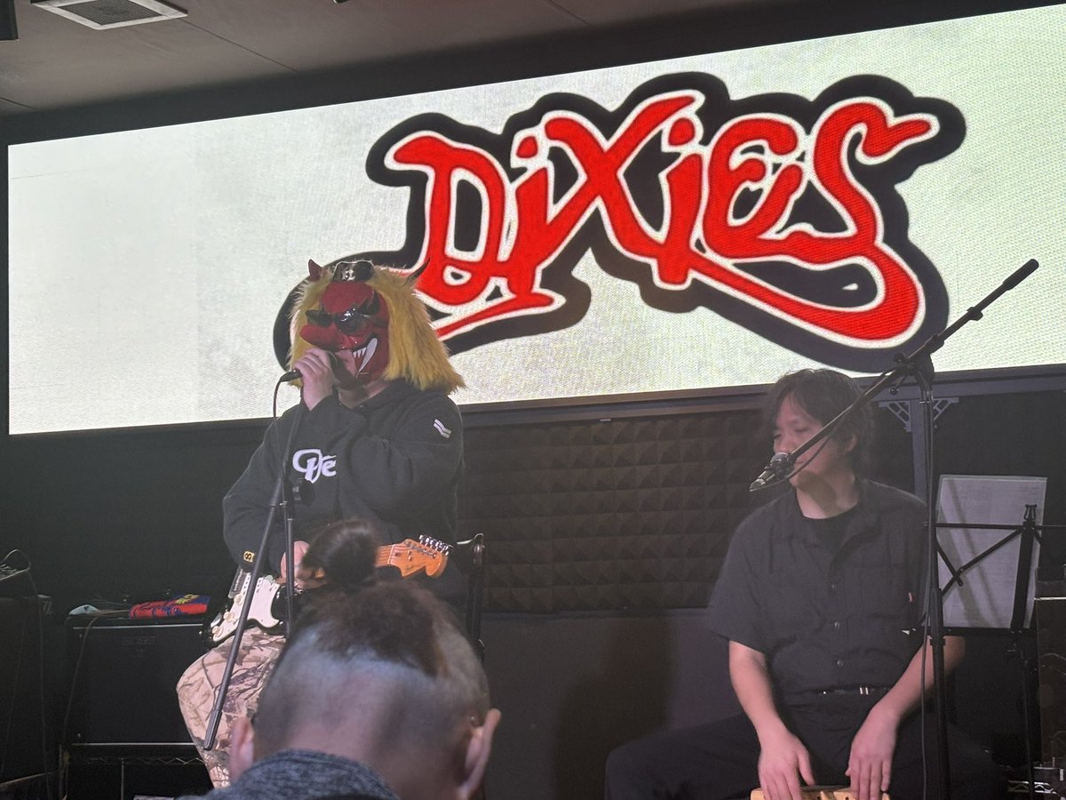 ring_tg's tweet photo. 3年ぶりにDIXIESと言うバンドのLiveに行って来ました！！

前売り買えなかったので当日券

マッチョテングマンさんの生歌カッコ良かったです♪
久々にお会いできて最高でした！

また次回のLiveも楽しみにしてます。

#DIXIES
#マッチョテングマン
#ライブ https://t.co/RMbW5BhEJH