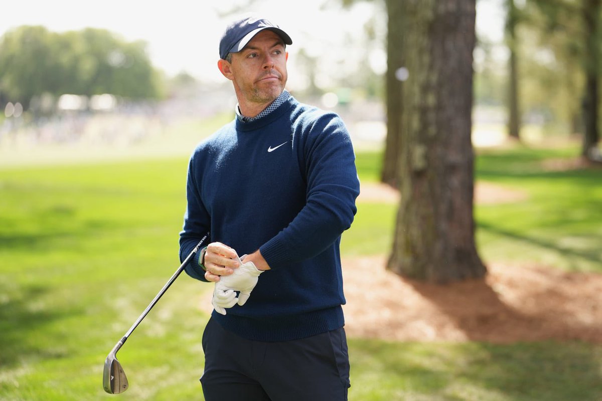 BetMGM's tweet photo. Rory had the largest 36-hole lead in tournament history…

He’s now trailing just 12 holes later https://t.co/LNmAkneJyC