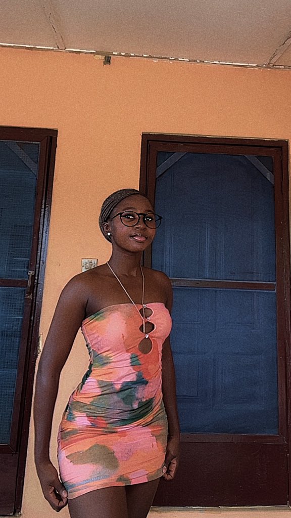 Efyiatandoh 💜 tweet media