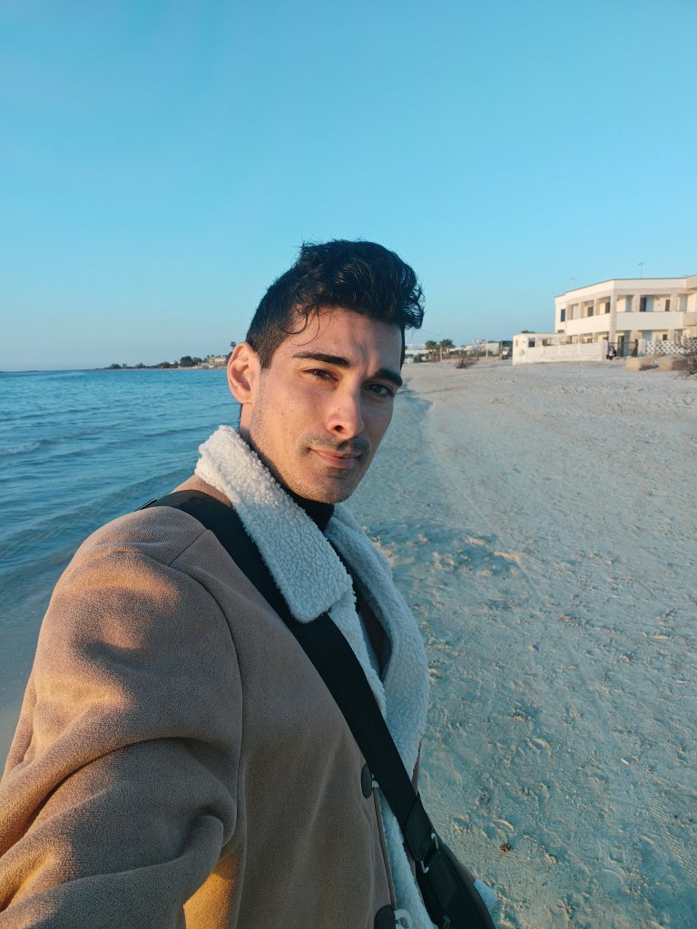 lukarch's tweet photo. Dolce e sublime, il mare in primavera che accarezza l'anima https://t.co/ZWsxN8BZEJ