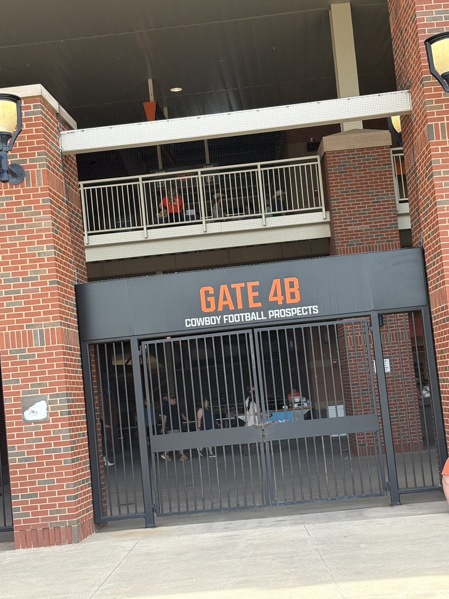 I have found the 2 star or 3 star line. Not 5 star recruit has ever walked through these gates