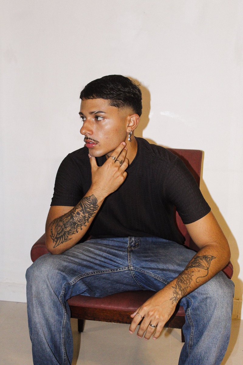 𝑩𝑬𝑳 tweet media