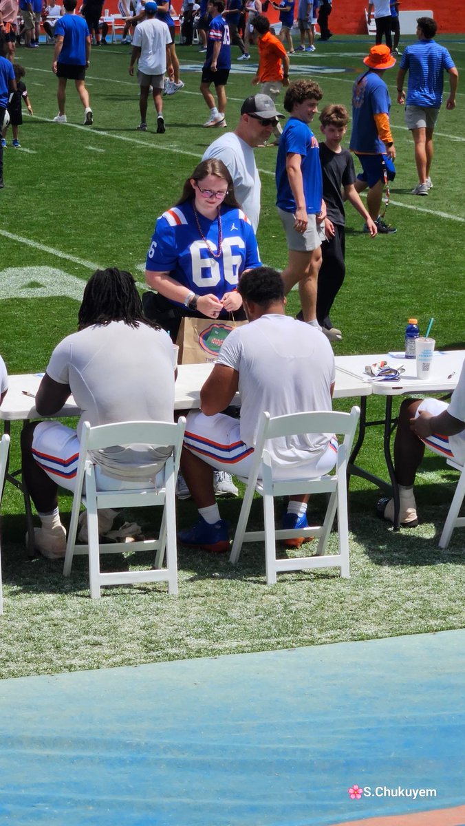 Stefanie Chukuyem tweet media