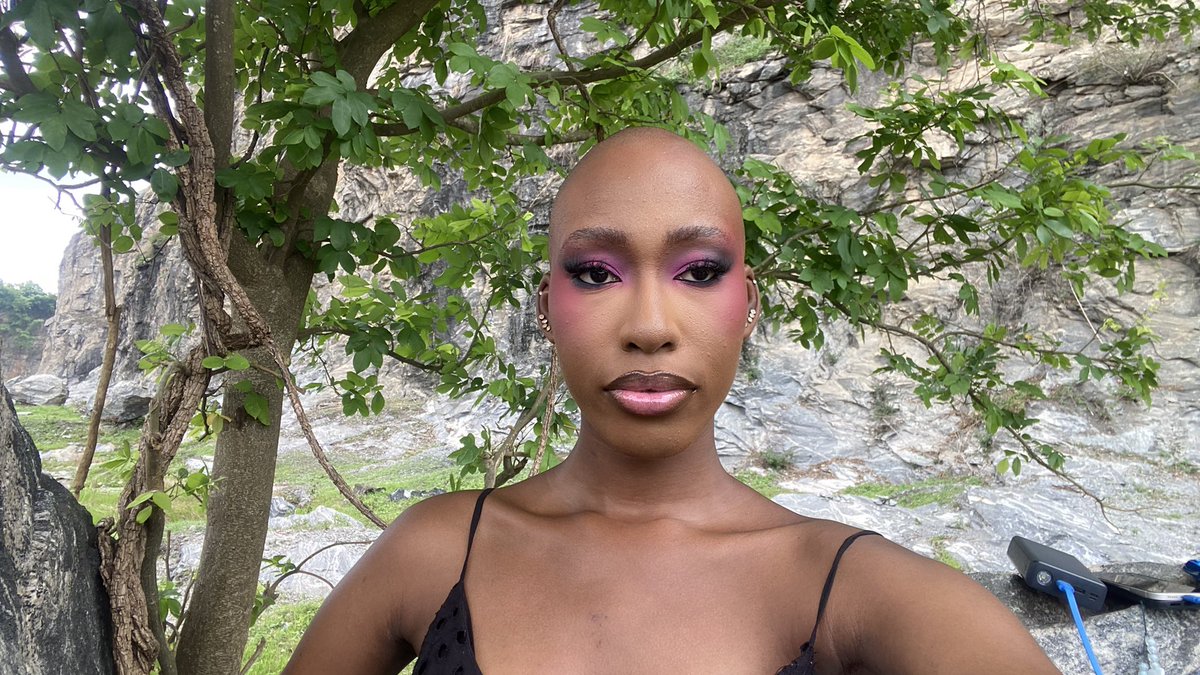 L’artiste Belinda Shalls tweet media