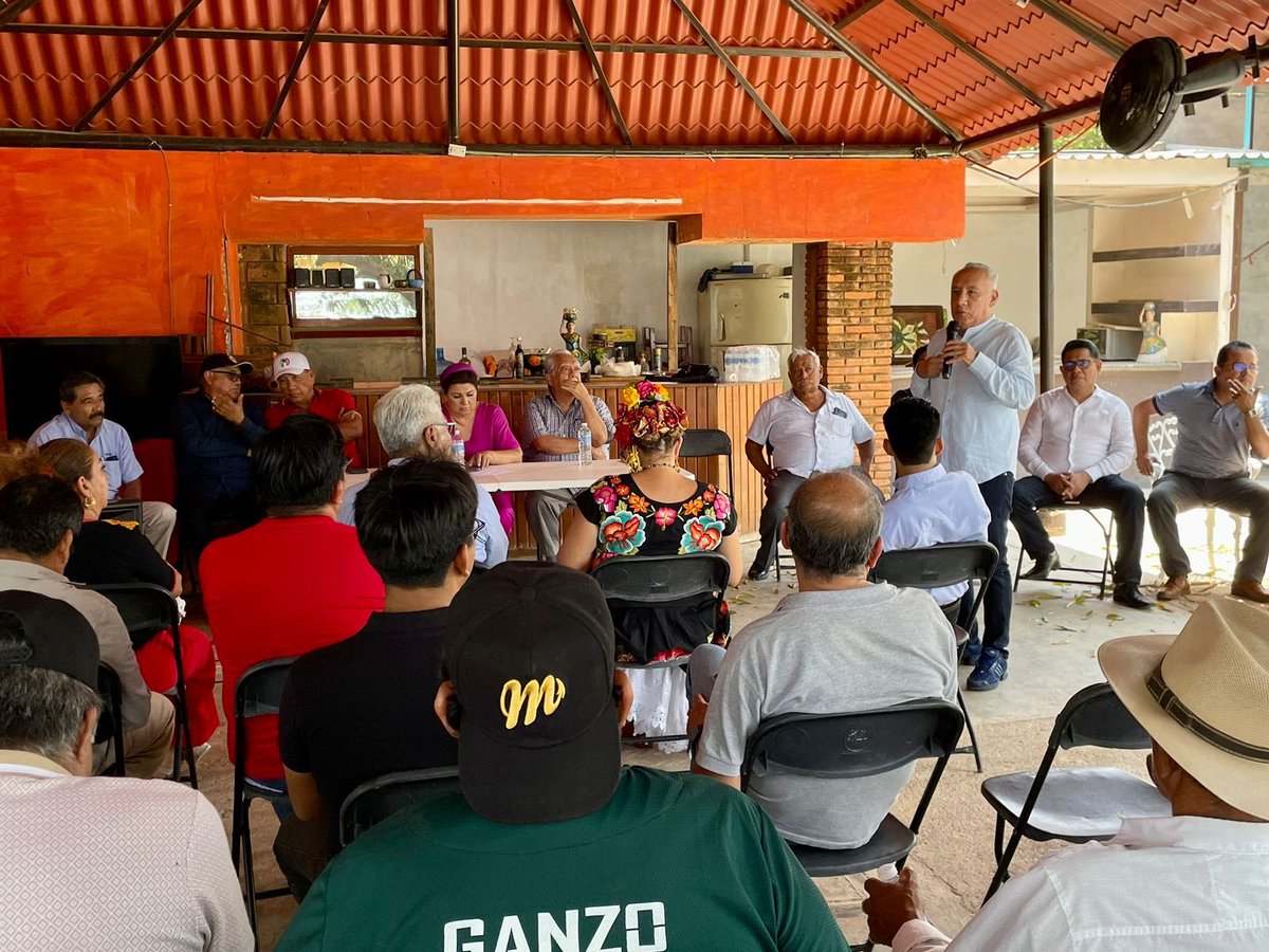PRIOaxaca_'s tweet photo. En Tehuantepec, en el Istmo, nos reunimos con comités municipales y liderazgos de Salina Cruz, Tehuantepec, Astata, Jalapa del Marqués, San Blas Atempa, San José Lachiguiri, Tequisistlán, Huilotepec y Huamelula para fortalecer la organización rumbo a 2027. https://t.co/4AH6WzK6Ea