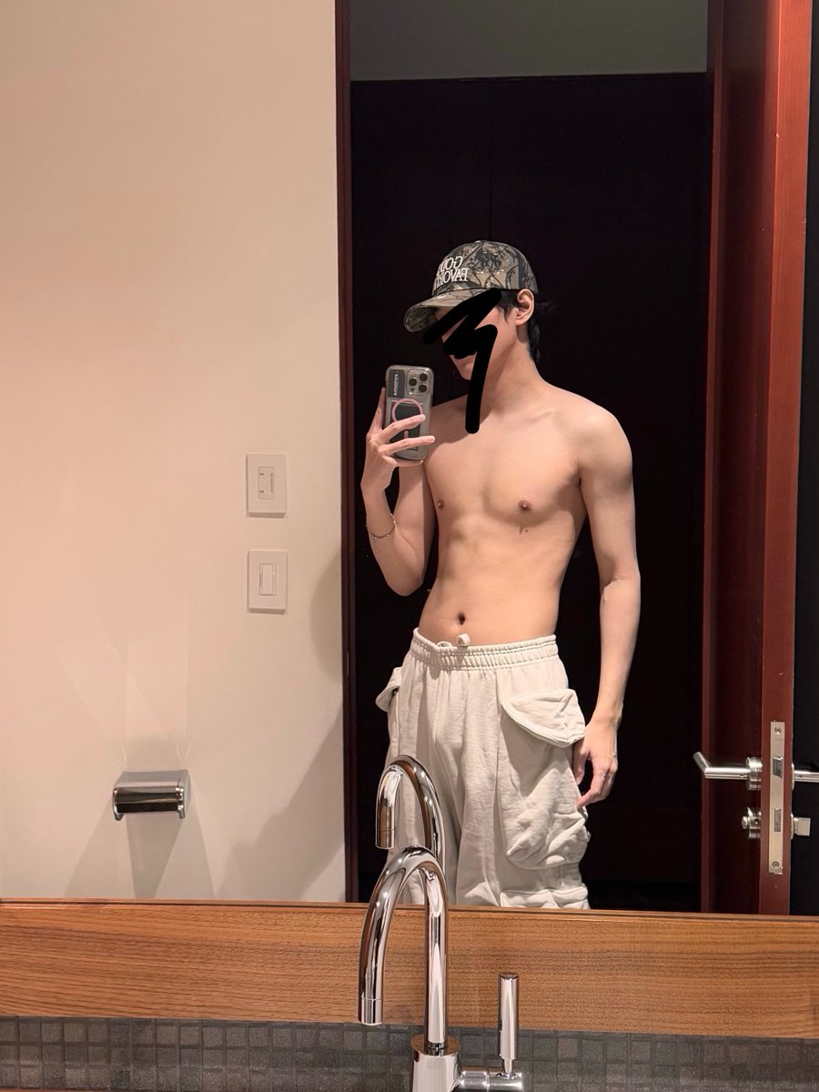 KrissS tweet media
