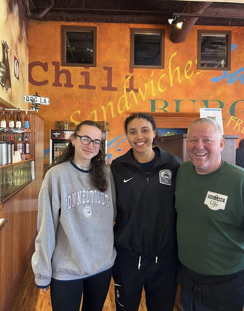 pau 𓏲⋆.˚ tweet media