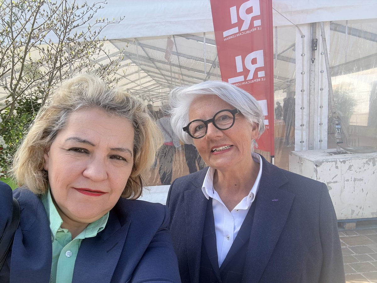 voinconmc's tweet image. Présente avec ma collègue J.Comte à la 39ème édition du festival du "livre à Metz" mais aussi à quelques pas de là au salon du livre militaire au cercle Mess. 
Merci aux auteurs, artistes, illustrateurs mais aussi aux organisateurs et à tous les bénévoles. 
#Metz