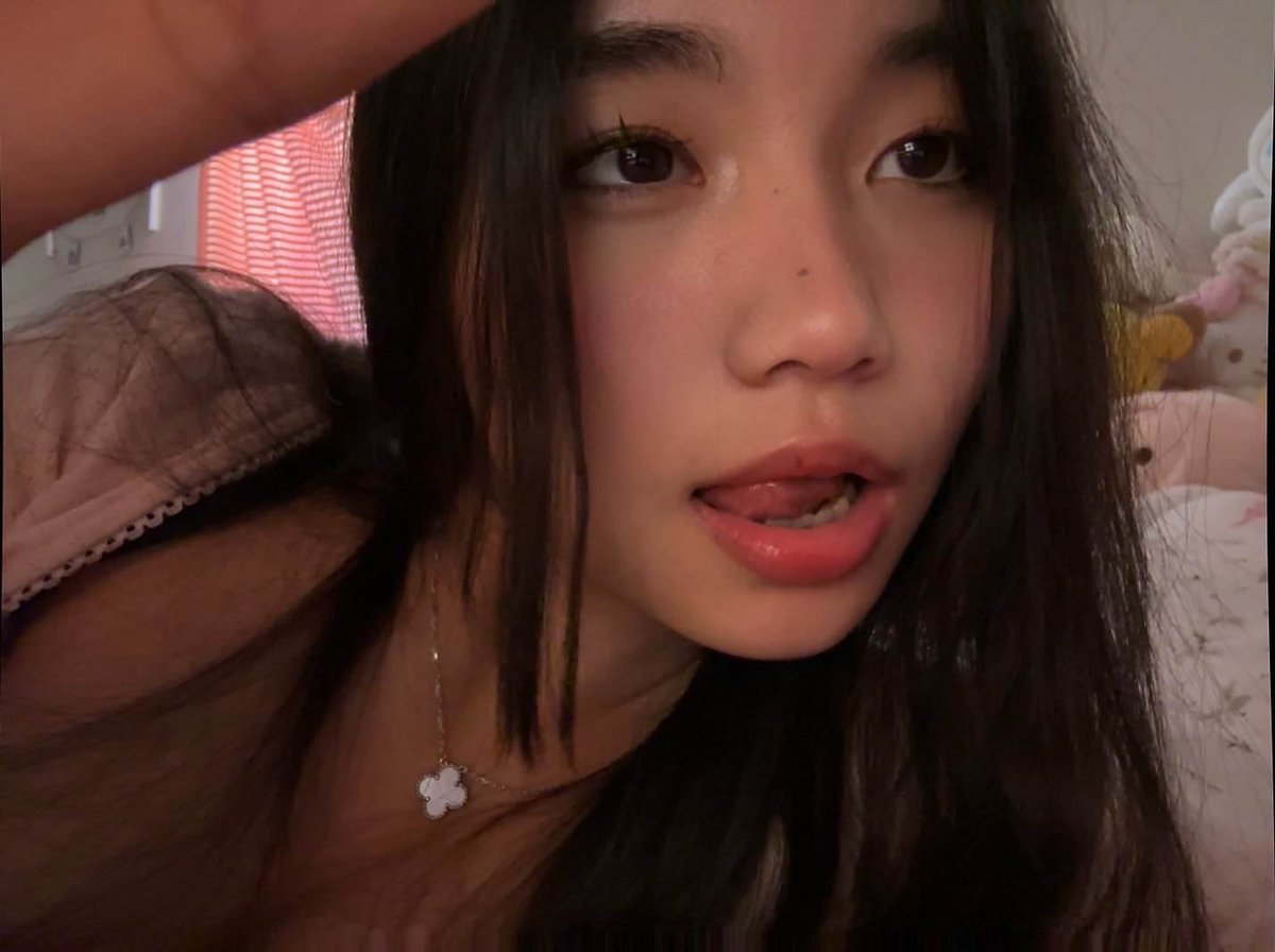 sunafter_'s tweet photo. If this is on ur feed ur officially a loser 🥰 https://t.co/dzy2nunPC1