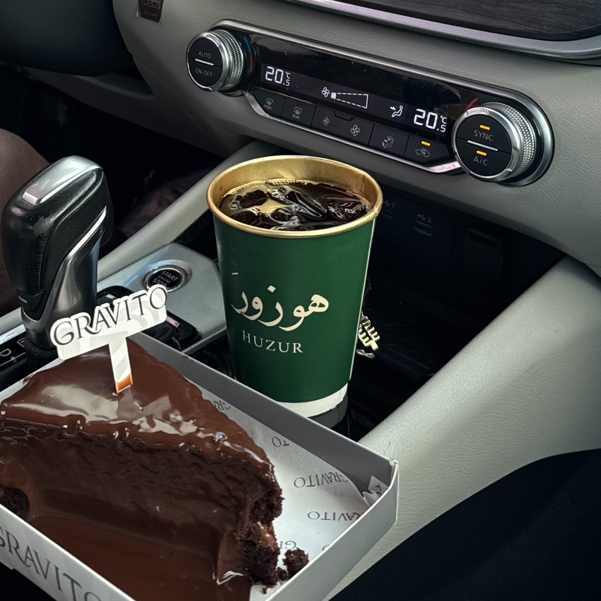 -  مـزاج رايق رايق أحس السماء 
ترحب والأرض تهلّي وكلها لي❣️.