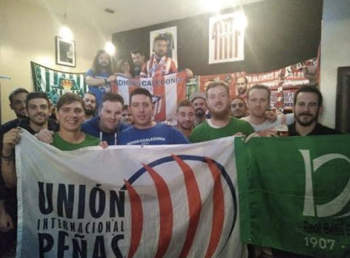GxldePepeElias's tweet photo. Atléticos y béticos somos aficiones hermanas desde que tengo uso de razón.

Desde el buen rollo entre aficionados en las previas hasta las amistades de nuestros ultras, pasando por la mística y la importancia del Calderón en nuestra historia.

Hoy sólo hay una opción, háganlo. https://t.co/HsYu8TRSjV
