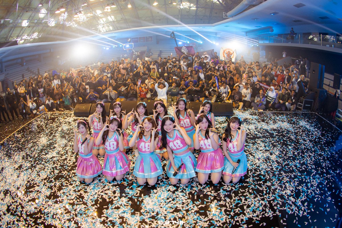 moshi2jkt48 tweet media