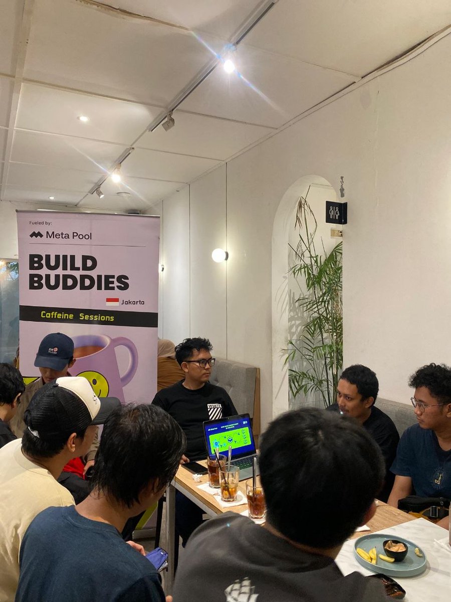 harrykweb3's tweet photo. 🦊 Night Talk with Nightly Wallet Recap

What a night 🔥
Dari ngobrol santai sampai deep dive soal Web3, @Nightly_app dan pengenalan staking di Meta Pool semuanya jadi satu di sesi ini.

Roomnya hidup, diskusinya enak, dan yg paling penting banyak yg langsung coba Nightly Wallet di tempat 👀

See you di Build Buddies berikutnya guys 🚀

@build_buddies @meta_pool @Meta_PoolID