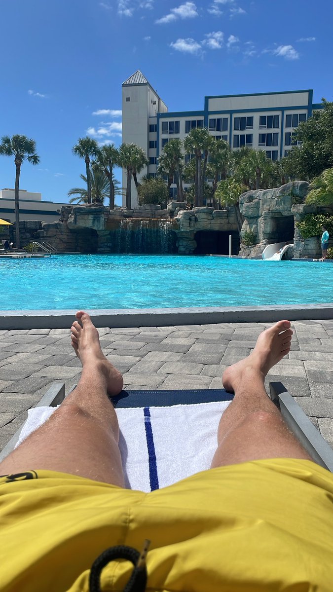 Sneakerking (5,9k) tweet media