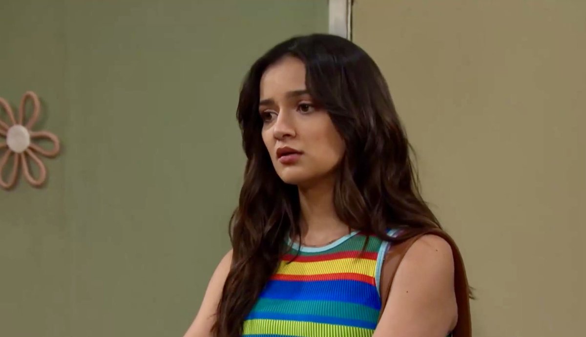 challiesteriah's tweet image. Holly: “You changed your hair…” 😂

I’m liking NuArianna a lot, wishing Marissa all the best cause she was phenomenal, but I see the potential here.
#Days #DaysOfOurLives