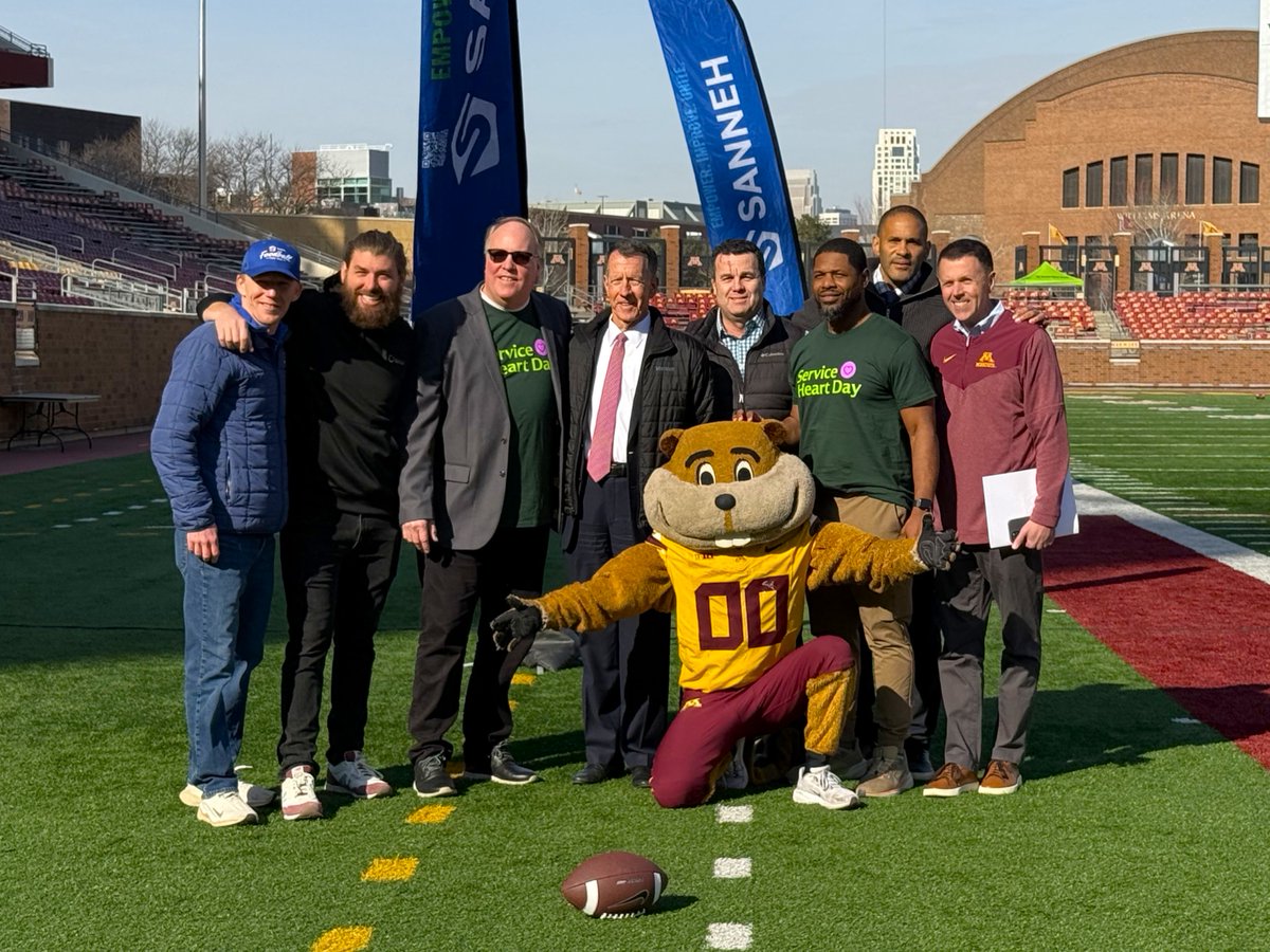 Sannehfdn's tweet image. 4,000 boxes. 86,000 pounds of food. One incredible day of impact. 📦💚

In partnership with @Huntington_Bank  and @2harvest  we celebrated Service Heart Day by packing food for families in need.

#ServiceHeartDay #CommunityImpact #FoodSecurity #SannehFoundation