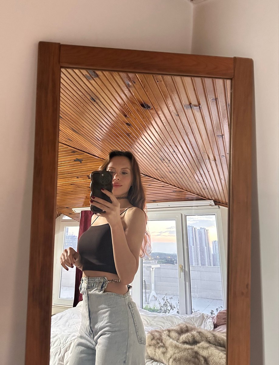 Şu sıralar hayatım fena kayıyor ama arkada hep bi latin müziği çalıyor