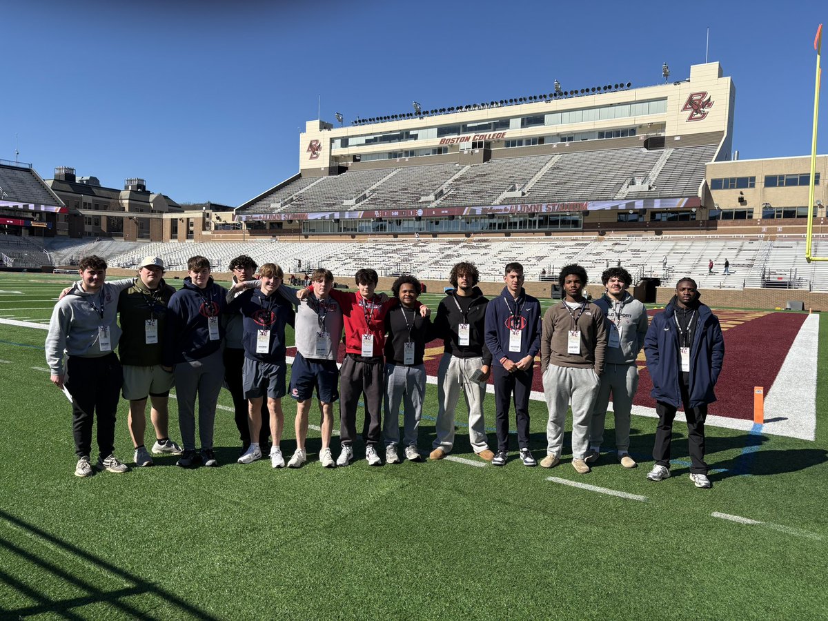Andylopez2028's tweet image. Thank you to Boston College for having me and my team out at the Spring Game. Great experience, great energy, and definitely something to learn from. Appreciate it! #BostonCollege #SpringGame
@CCRaider_FBall @MHart2032 
@Dubzinski79 @ScoutingNE @CCRaider_sports @PactPerformance