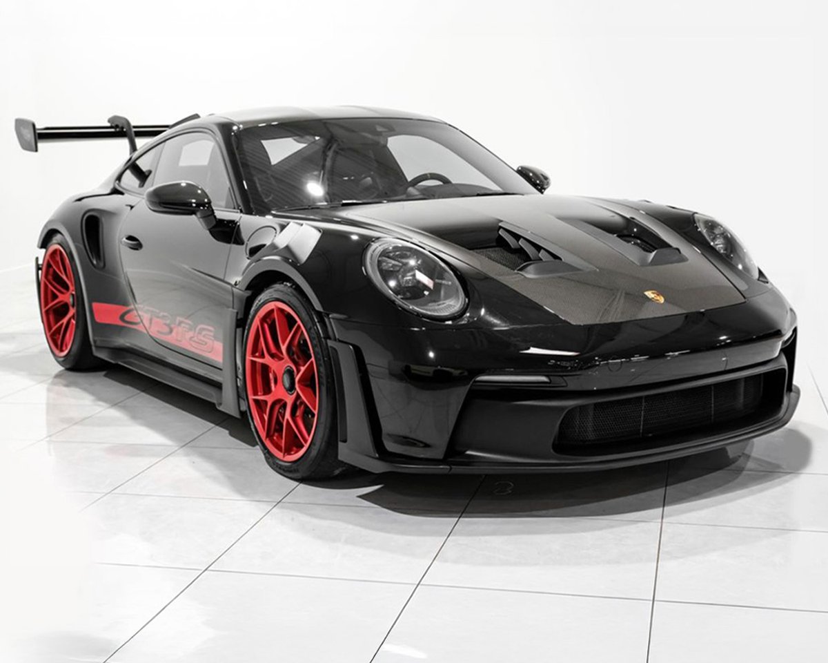 Barrett_Jackson's tweet image. Happy #Supercar Saturday! The 2026 #PalmBeach Auction has a lineup that is built to turn heads.

See more on the docket: bit.ly/PB26TW-2026Pal…