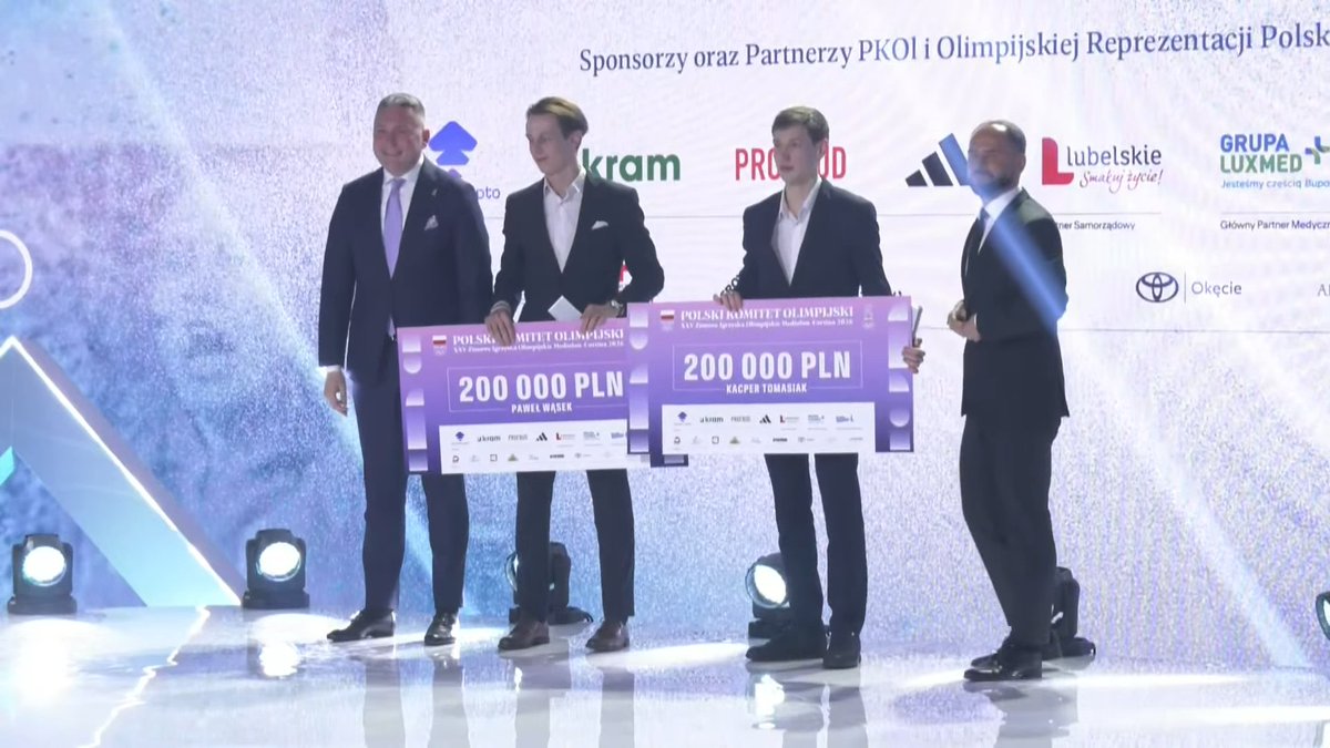 Adam Bucholz tweet media