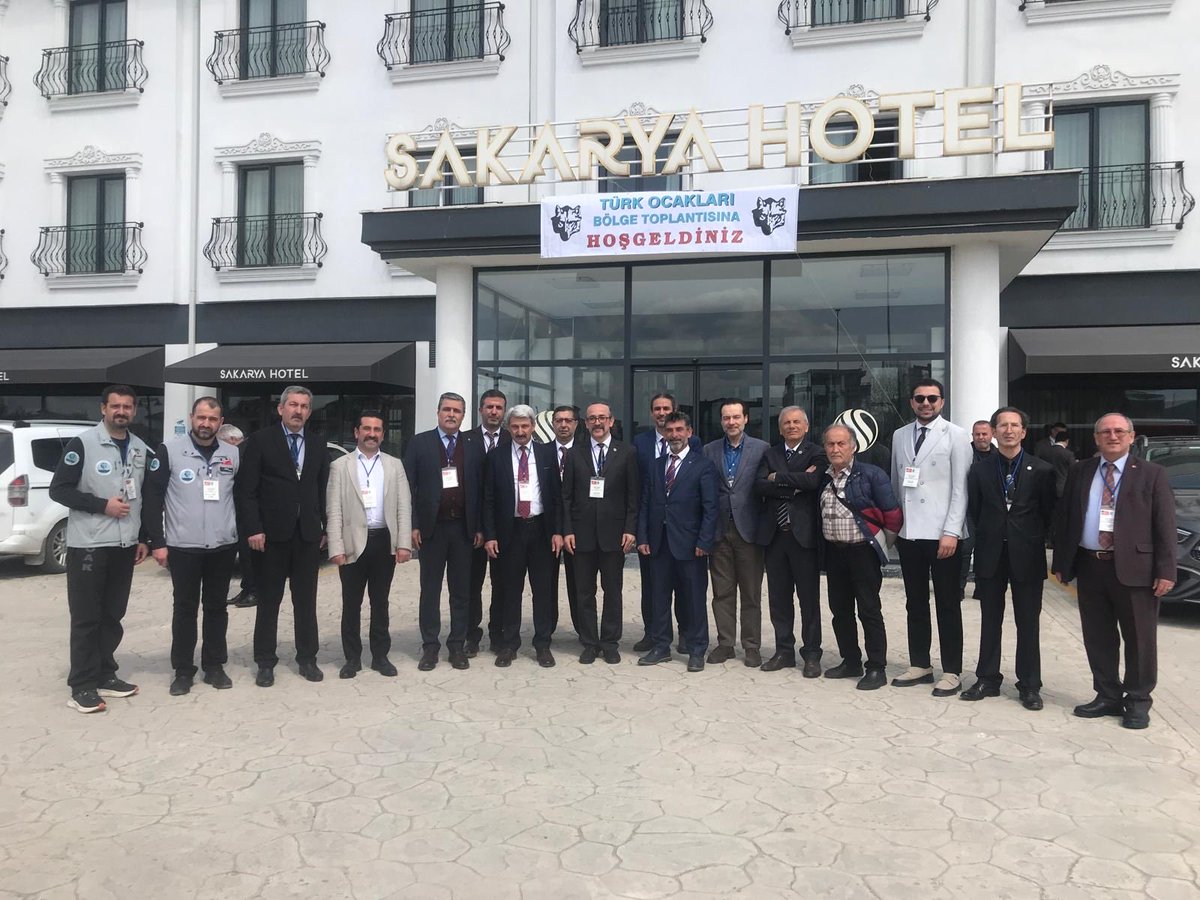turkocaklari's tweet photo. Türk Ocakları Bölge Toplantılarının ikincisi, 11 Nisan 2026 Cumartesi günü, Sakarya Şubesinin ev sahipliğinde, yapıldı. 

Genel Başkan Prof. Dr. Mehmet Öz'ün Türkiye ve dünya gündemine dair açılış konuşmasından sonra Şube Başkanları ve Temsilciler, Şube faaliyetleri hakkında bilgi verip gündeme ilişkin görüşlerini paylaştılar.