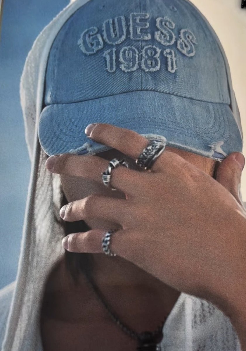 hyunjin pics tweet media