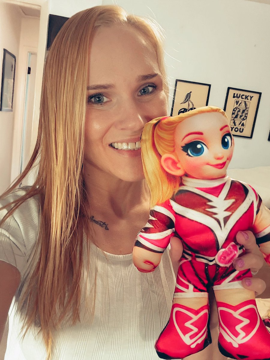 Shazza McKenzie / シャザ マッケンジー tweet media