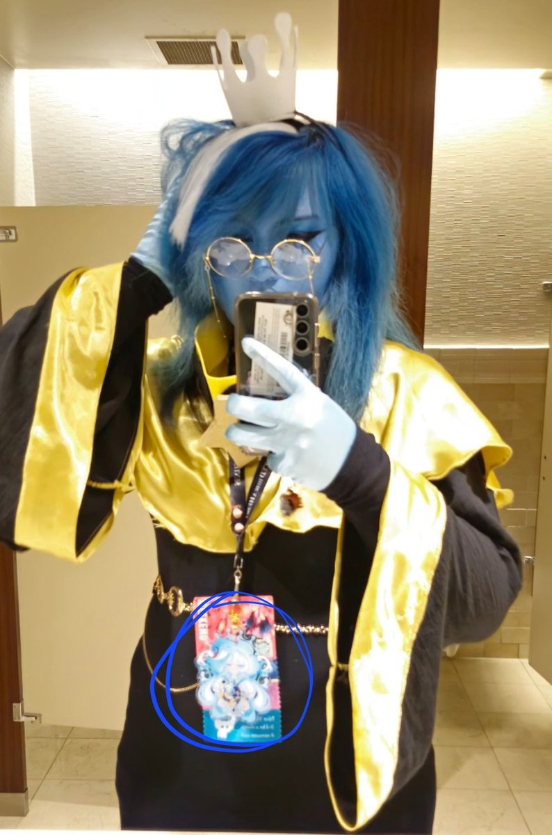 0r1bou's tweet image. Omg i got that keychain from your booth at sakura con 🥹🥹