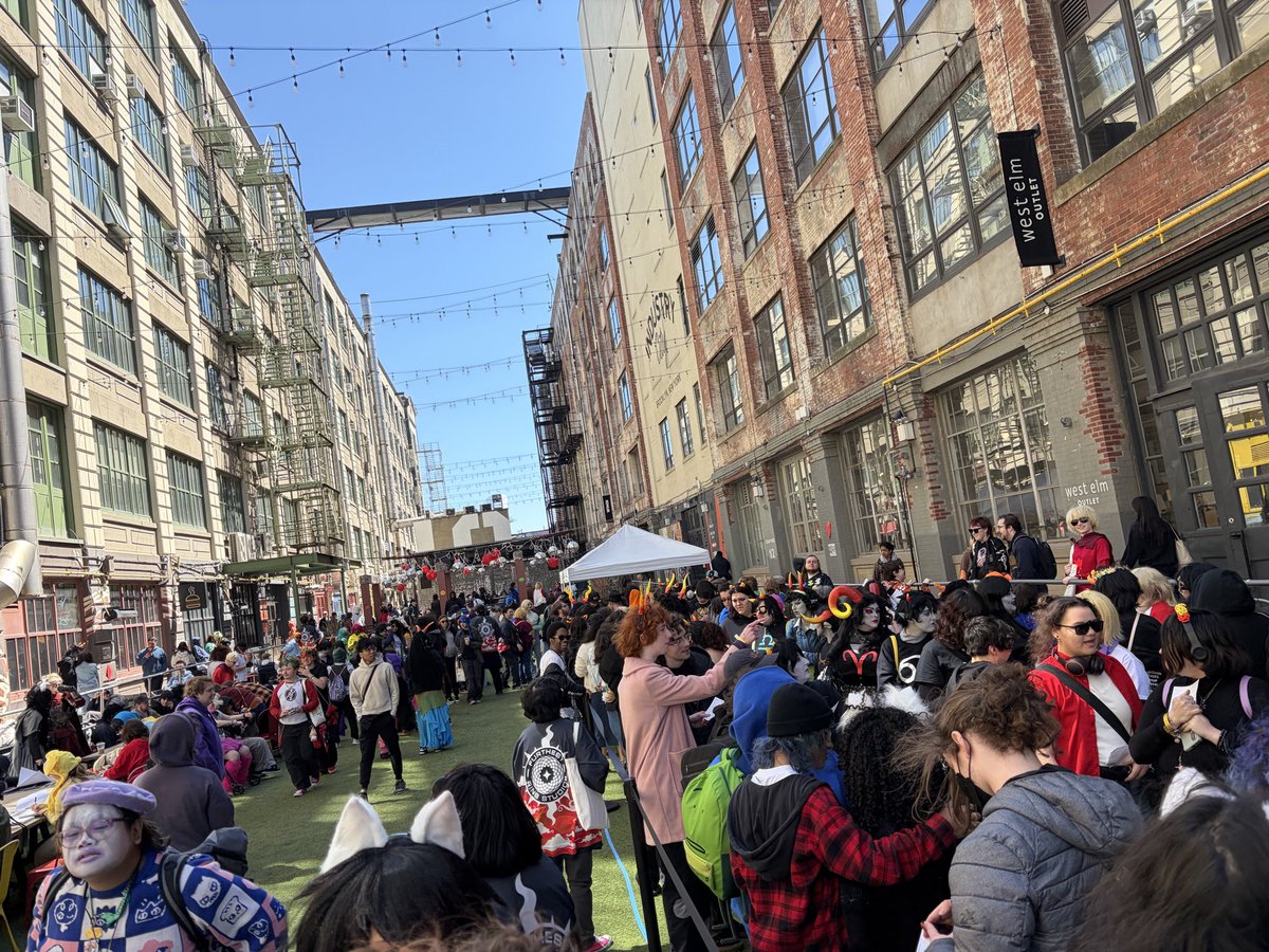 Freakska Serket tweet media