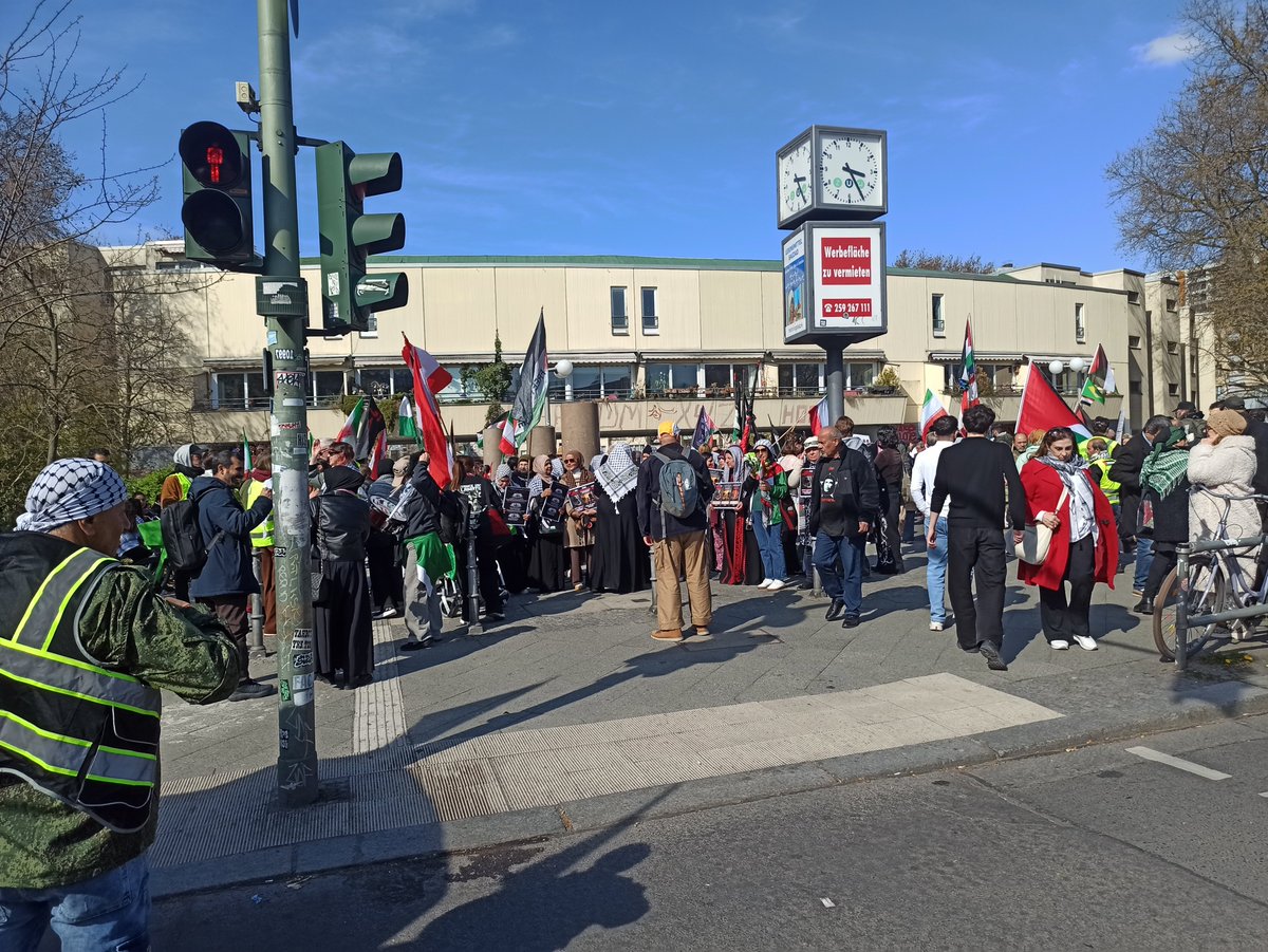 Mausebaer17's tweet photo. Ein erster Eindruck von der monatlichen Massendemonstration für Palästina. #FreePalestine #b1104 https://t.co/bOnwFNpCz9
