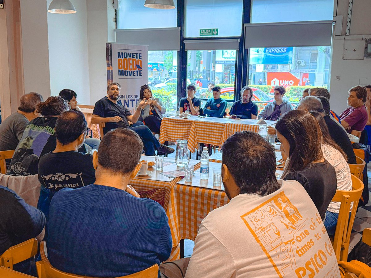 moveteboedo's tweet photo. ¡GRACIAS ROSARIO!

Esta mañana, nuestro candidato a presidente, Manuel Agote (@negrocasla), y otros integrantes de la lista MBM, visitaron a la peña de Rosario (@rosariocuervo95) para presentar nuestra plataforma de trabajo de cara a las transformaciones que queremos encarar a partir del 1 de junio.

En un clima de fraternidad, cercanía y profundo sentido de pertenencia, compartimos un intercambio muy valioso.

Gracias a quienes se acercaron para conocernos, hacer sus aportes y compartir sus inquietudes. Así como MBM nace de una construcción genuinamente colectiva, creemos que para recuperar un Club ordenado y transparente es clave el trabajo conjunto entre la institución y sus peñas.

Aguante San Lorenzo 💪💙❤️