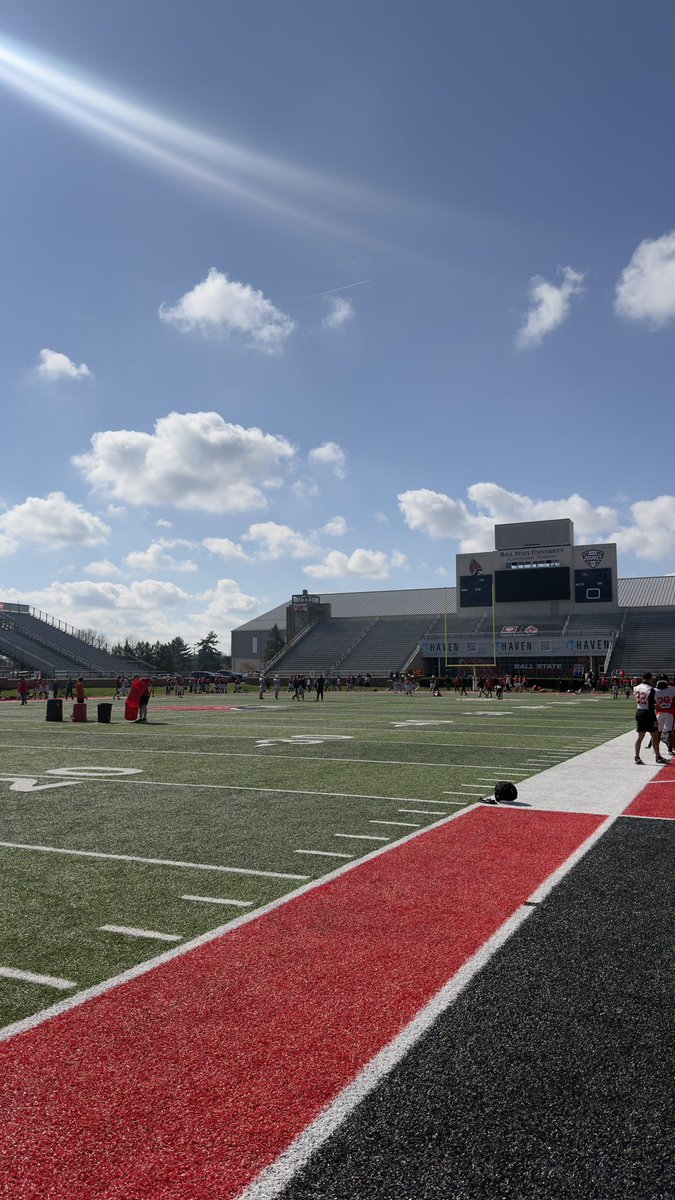 aymonroee's tweet photo. I had a great time @BallStateFB today watching spring practice! Thank you @CoachRayHolmes for the invite I can’t wait to get back on campus for the Spring Game! @CoachU_BSU @CoachWCinelli @TPenningerFB @ryan_lezon @CoachShaqV @AllenTrieu @SWiltfong_ @CoachDLeeFB @RileyWildcatFB https://t.co/MG77C1RFq9