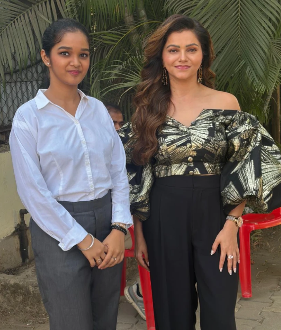 Rubina spotted during the shoot of her next show.

Pic Credit: Found in the Tag section of Ruby's Insta handle.

#RubinaDilaik #RubiHolics