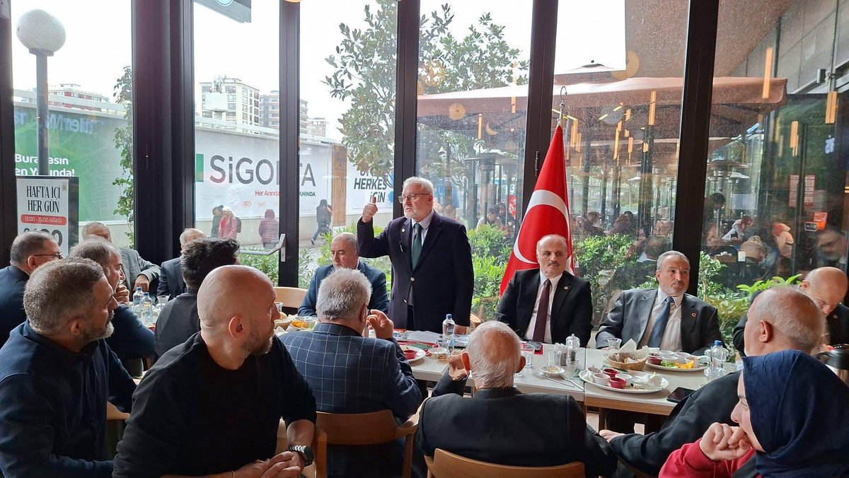 SaadetIstanbul's tweet photo. Saadet Sahada programı Genel İdare Kurulu Üyemiz Yılmaz Bayat’ın katılımı ile Kadıköy ilçemizde gerçekleşti. https://t.co/2y74VLxrkM