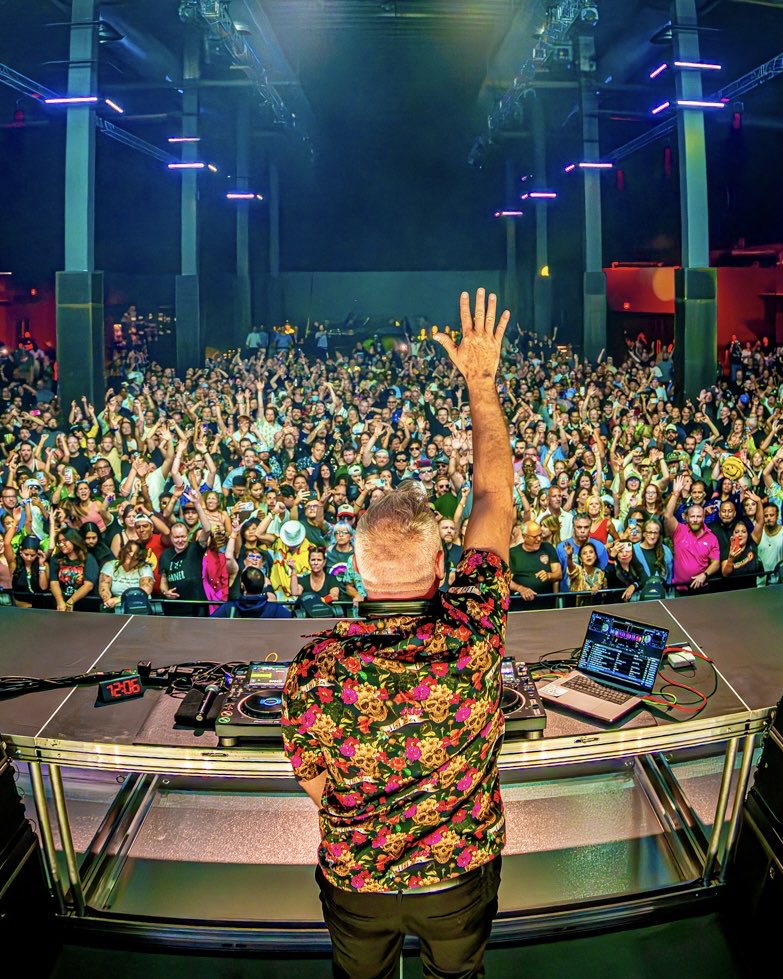SiloDallas's tweet photo. The legend himself @FatboySlim returned to SILO Dallas for a night of unforgettable grooves 🕺⚡️ https://t.co/152ThhdHUl