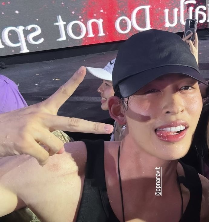 ana 🪷 theepeach era tweet media