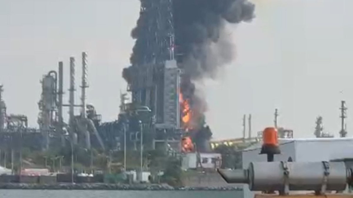 La refinería Olmeca de Dos Bocas lleva más incendios que litros refinados. ¡¡¡Booooom!!!Se tenía que decir, y se dijo.