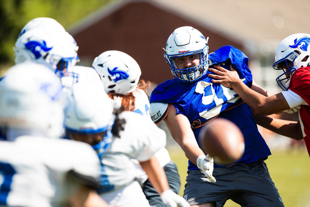 cnu_football's tweet photo. Spring ball action ⚓️

#mantheship | #cnufootball | #d3fb https://t.co/k92JrRtJpG