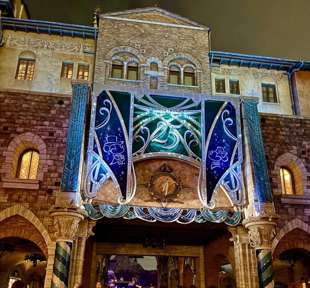 スラりん tweet media