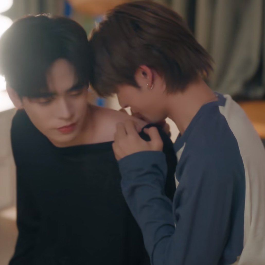 nekoharua's tweet image. in a public changing room and at his parents house... duang is a #real freak