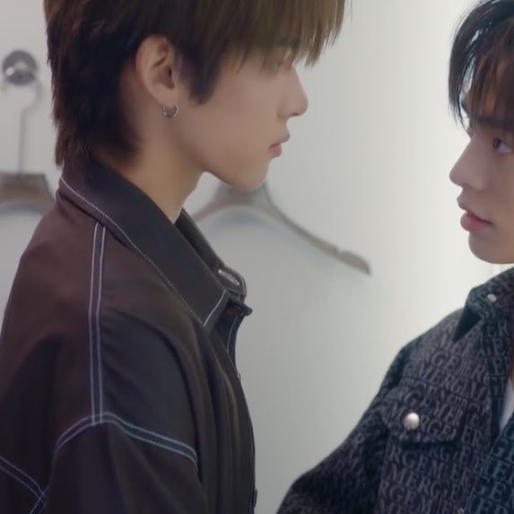 nekoharua's tweet image. in a public changing room and at his parents house... duang is a #real freak