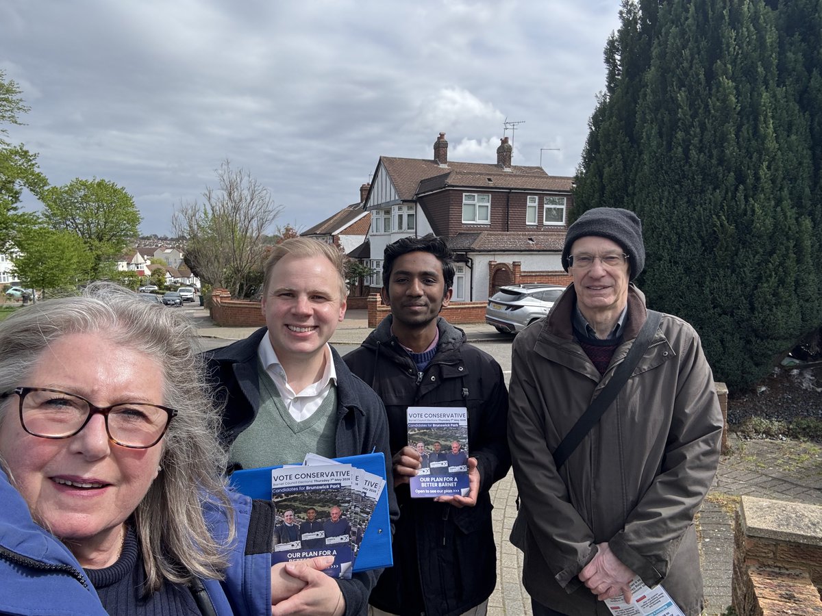 Councillorsuzie's tweet image. Great support in Brunswick Park ward in #Barnet!  Everyone is fed up with the Labour run council. Vote for change on May 7th!  These three chaps will make great Cllr’s!