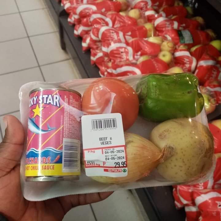 L E S E D I tweet media