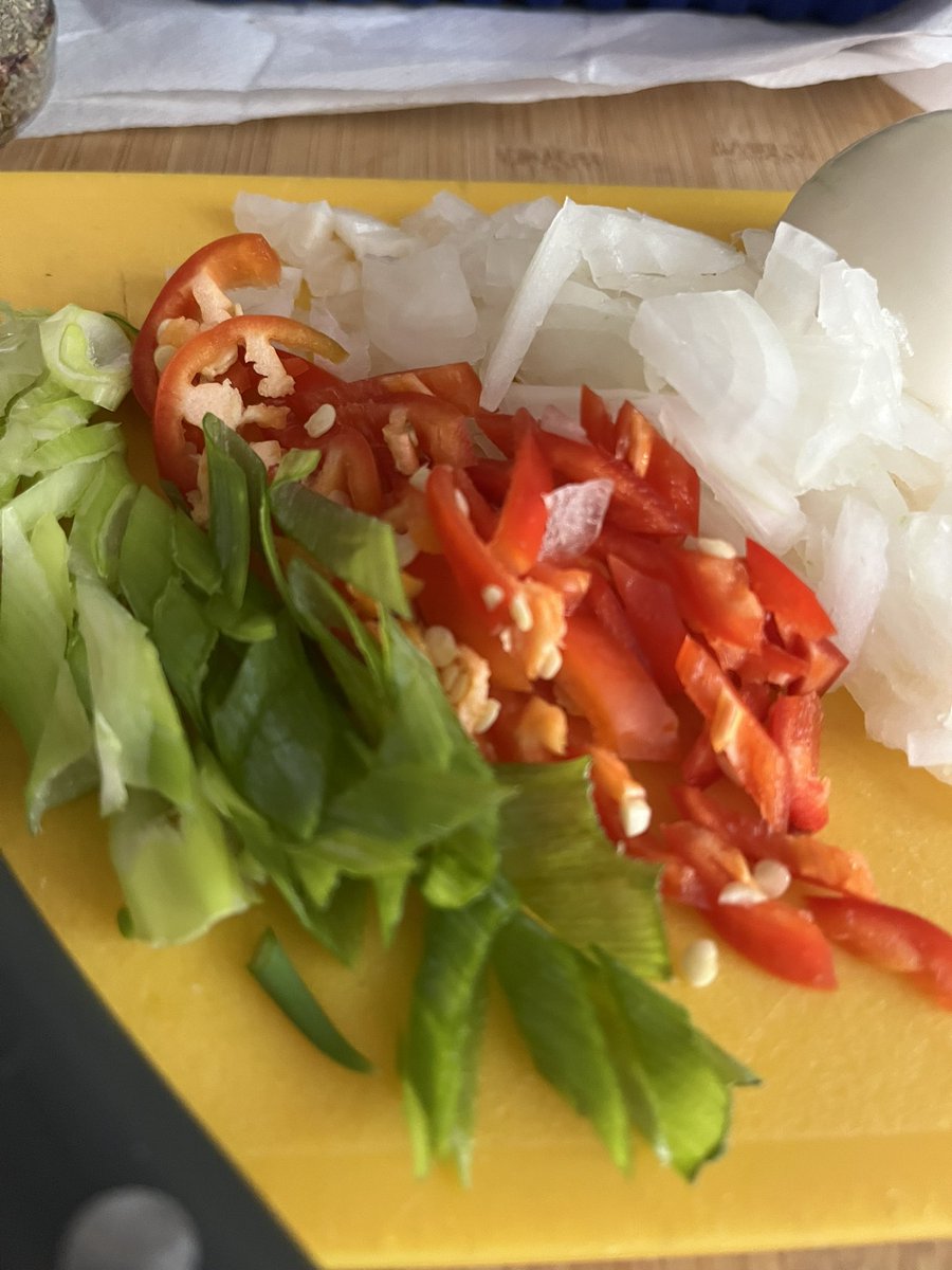 Agent99c's tweet image. With the weather is cooler, pasta 🍝 is more likely. Saturday is Turkey mince chilli 🌶️ pasta (spirals) 
#pasta #eat #food #saturday #yummy