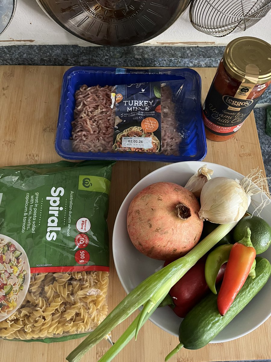 Agent99c's tweet image. With the weather is cooler, pasta 🍝 is more likely. Saturday is Turkey mince chilli 🌶️ pasta (spirals) 
#pasta #eat #food #saturday #yummy