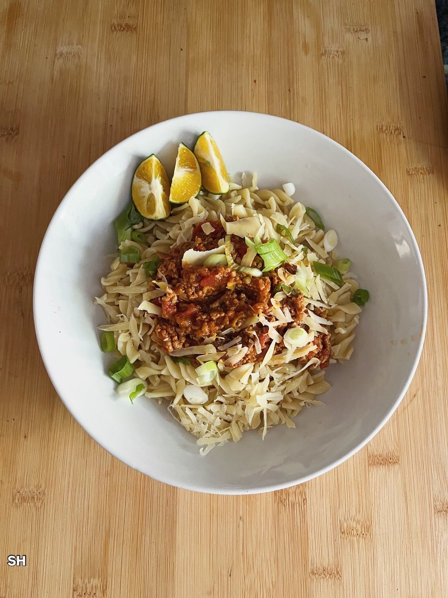 Agent99c's tweet image. With the weather is cooler, pasta 🍝 is more likely. Saturday is Turkey mince chilli 🌶️ pasta (spirals) 
#pasta #eat #food #saturday #yummy