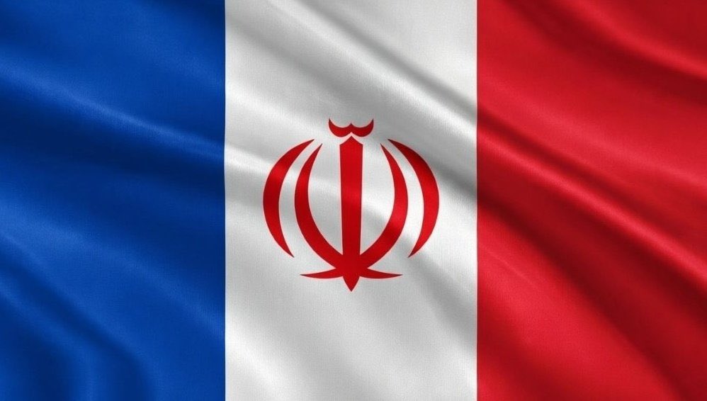 ViewInvisible's tweet photo. @EmmanuelMacron فارسی هم ننویسی ما میفهمیم خود جمهوری اسلامی هستی! https://t.co/vHKX1rR211