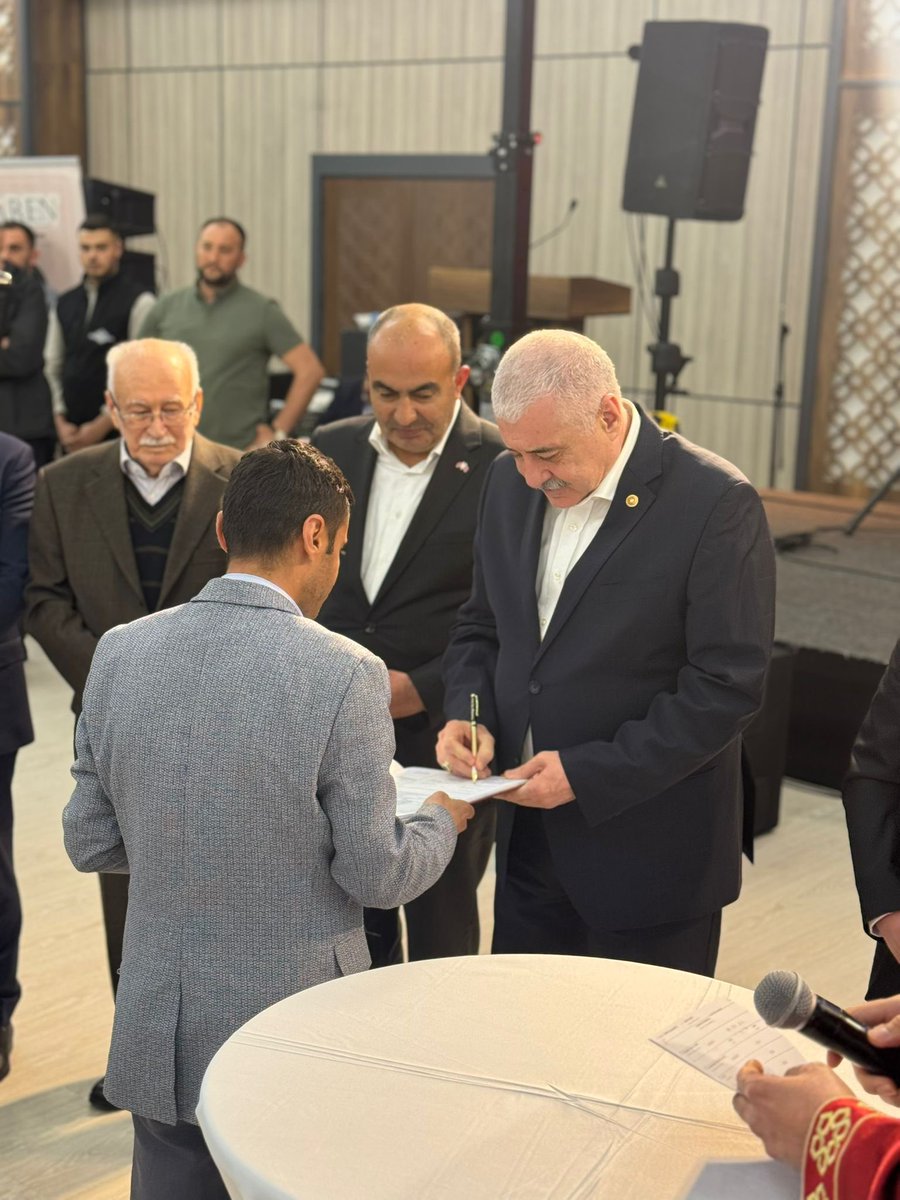 SermetAtay's tweet photo. 📍Gaziantep 

Cengiz Sarıkurt’un kıymetli evladı Ömer ve Tuğba çiftinin nikah şahitliğinde bulunduk. https://t.co/OvsqBbEDCv