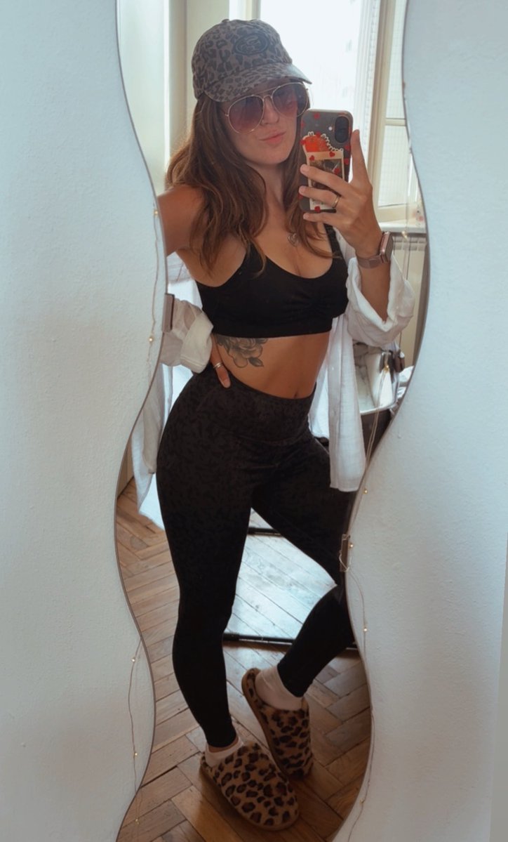 crys; 🏈 tweet media